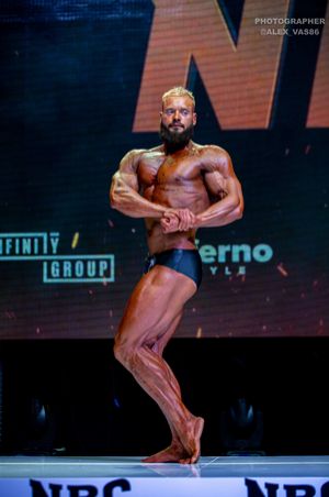 CLASSIC PHYSIQUE НОВИЧКИ